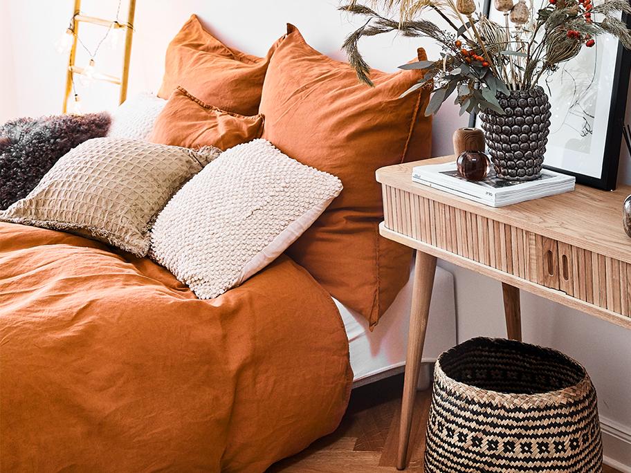 Linen Tales